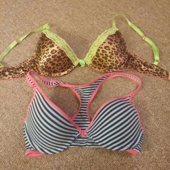 2 push up bras