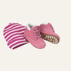 Timberland - Infant crib booties and hat - Pink