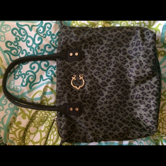 C. Wonder Tote