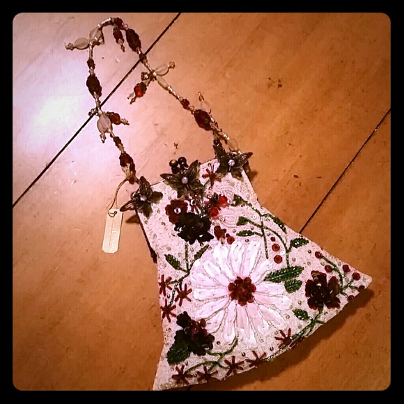 Elegant sequin and bead pouch handbag