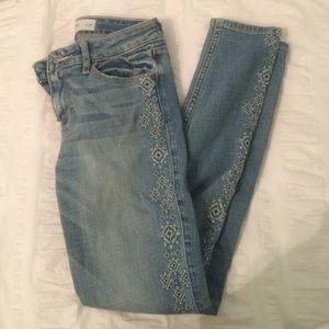 Hollister embroider capris