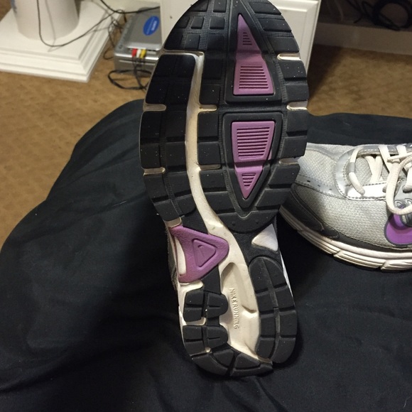 Grey and purple Nike dart 8 running shoes - Picture 2 of 4