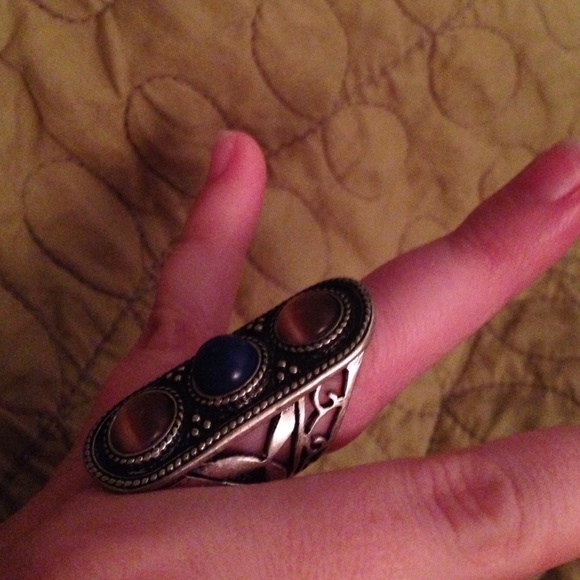 Jewelmint Tiger Cabochon three stone ring - Picture 2 of 3