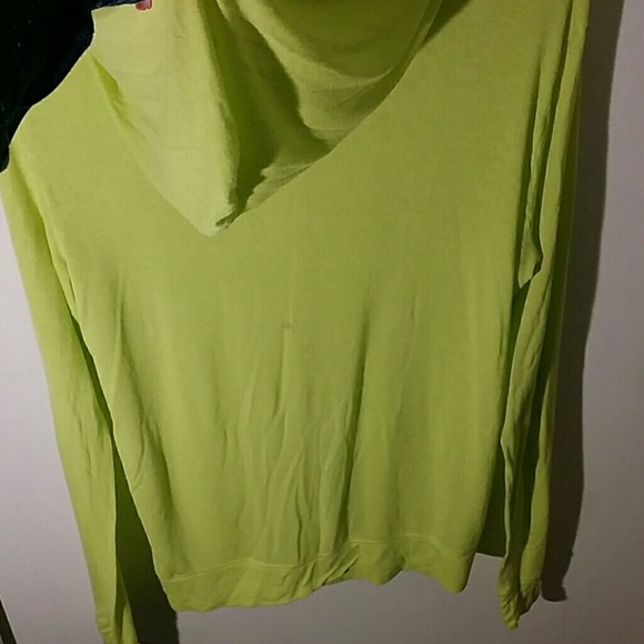 ❌BUNDLED❌ Vs PINK lightweight sweatshirt - Picture 2 of 3