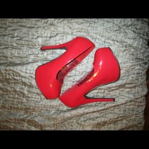 Bordello Teaze platform heels in Red