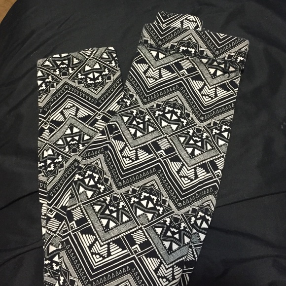 Tribal print Victoria's Secret PINK leggings