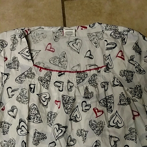 Scrub top - Picture 2 of 3