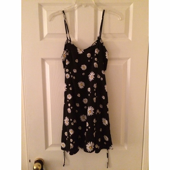 daisy dress