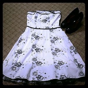 Speechless strapless black and white dress