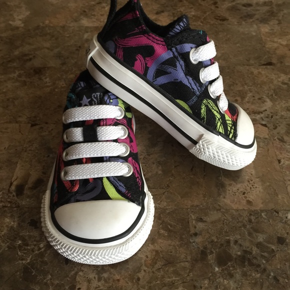 Infant girls converse