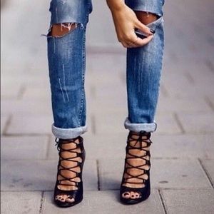 Raceyyy black Steve Madden lace up heels