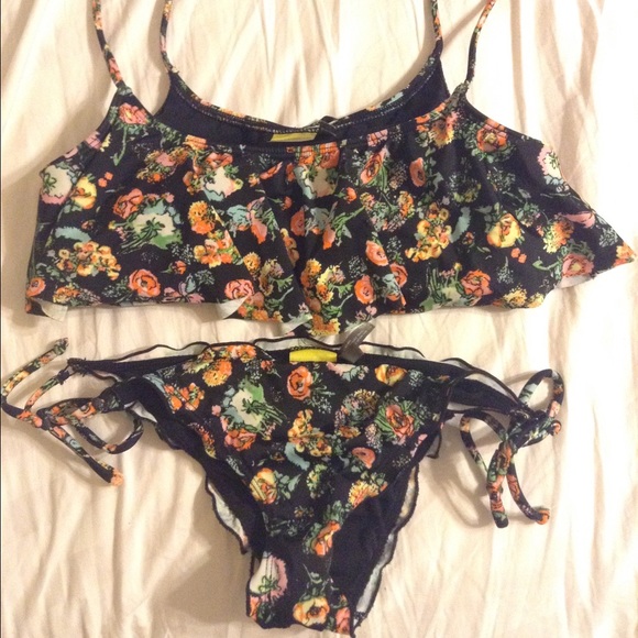 Pacsun/La Hearts bandeau bikini set!