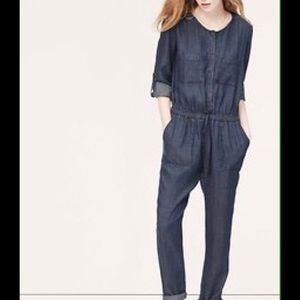 COOL CHAMBRAY JUMPSUIT with POCKETS! NEW!