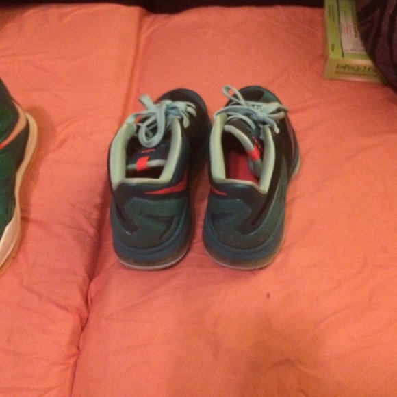 Used nike in new condition - Picture 4 of 4