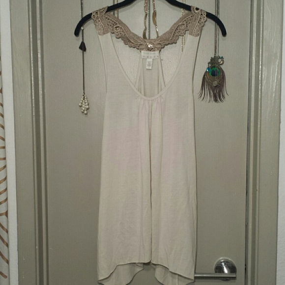 Flowy Tank