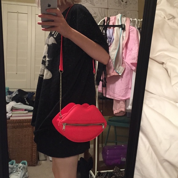 Lip purse