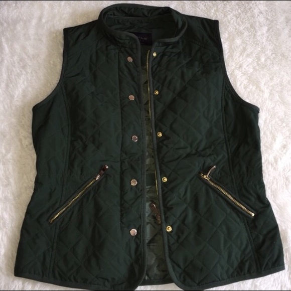 Forest green Zara quilted vest size S