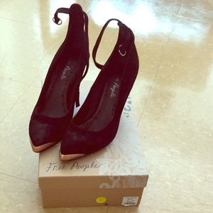 Free People Black Pump