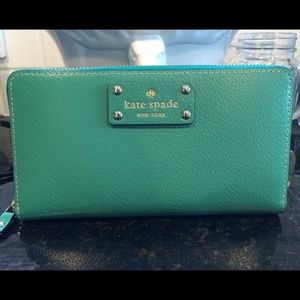 Kate Spade wallet. NWT