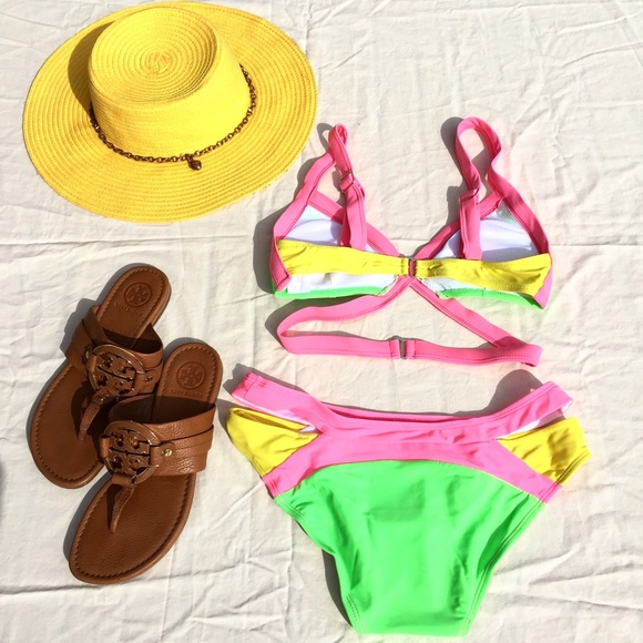 *SOLD OUT*🎉HP🎉Color block bikini set w straps - Picture 3 of 4