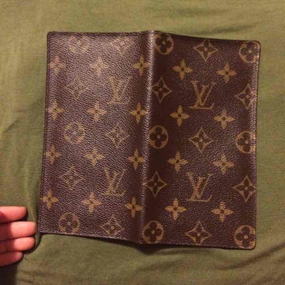 LV WALLET