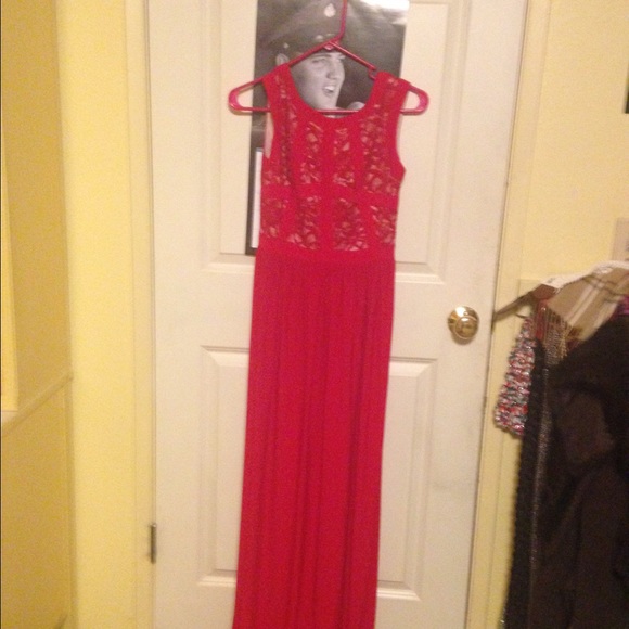 Beautiful red and cream floor length gown :)