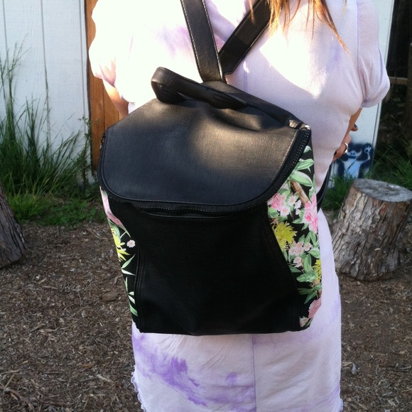 Floral French Connection Backpack - Picture 4 of 4
