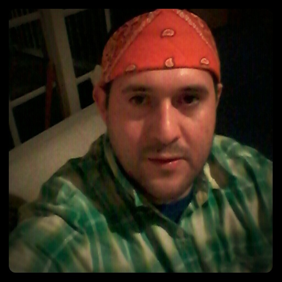 Flannel button down (long sleeves)