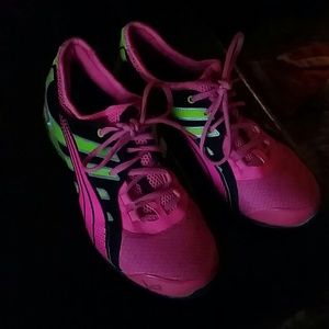 PUMA Women's Voltaic 4 MT running shoes