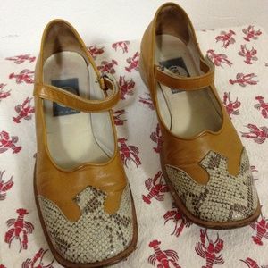 Distinctive Mustard Leather/Snakeskin Mary Jane's
