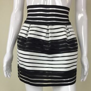 ⭐️WHOLESALE⭐️ 2 Striped Sheer Band Pleated Skirts
