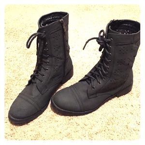 Black women's combat boots