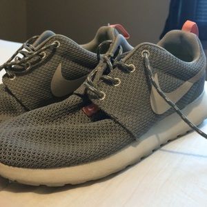 7.5 Nike Roshe