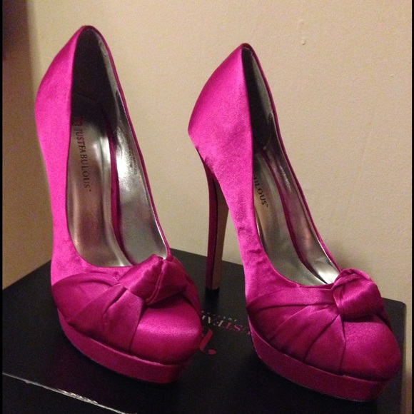 Gabby/Fuchsia Satin - Picture 4 of 4