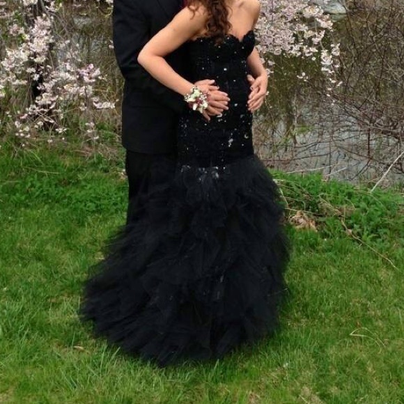 black jovani prom dress