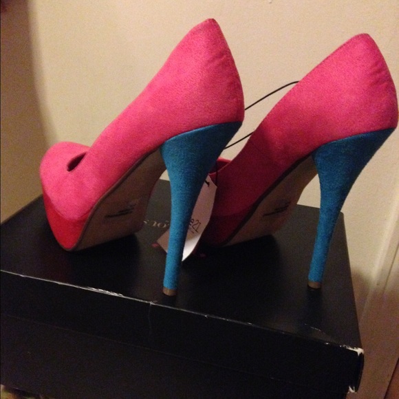 Pink/Suede - Picture 2 of 4