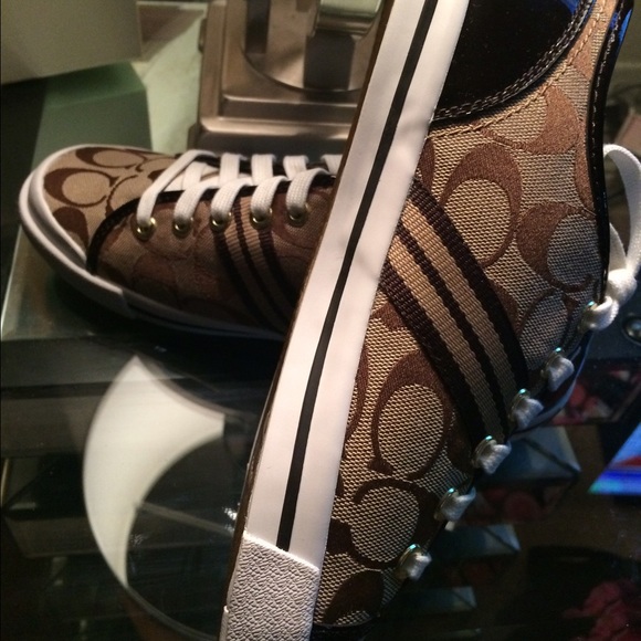 New Signature Coach Tennis