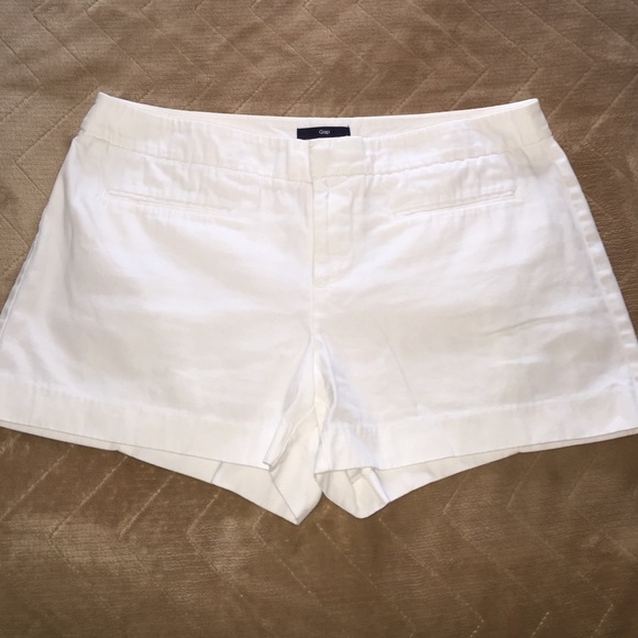 GAP white cotton shorts