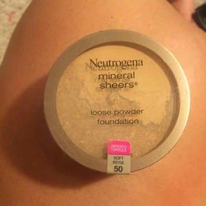Neutrogena Loose Powder 50