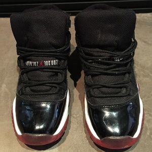 Jordan retro 11 Breds  size 4y. Great condition!!