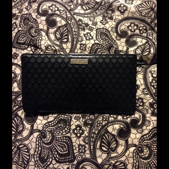 kate spade Clutches & Wallets - MUST GO KATE SPADE WALLET