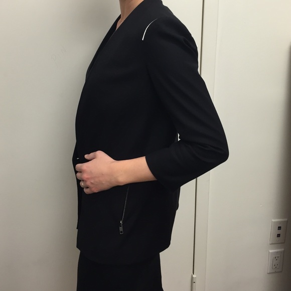 🎉9/1 HOST PICK! Helmut Lang Blazer - Picture 2 of 4