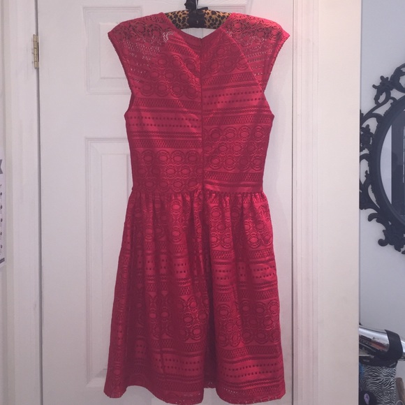 Francesca's super cute red lace dress 💃 - Picture 4 of 4