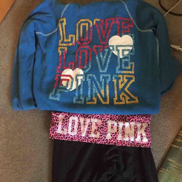 VICTORIAS SECRET BUNDLED SET - Picture 1 of 2