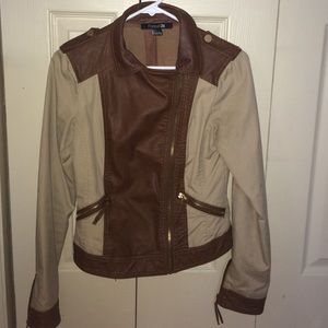 tan and brown jacket