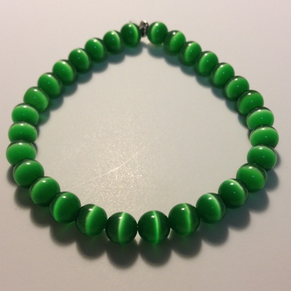 7" green cats eye bracelet