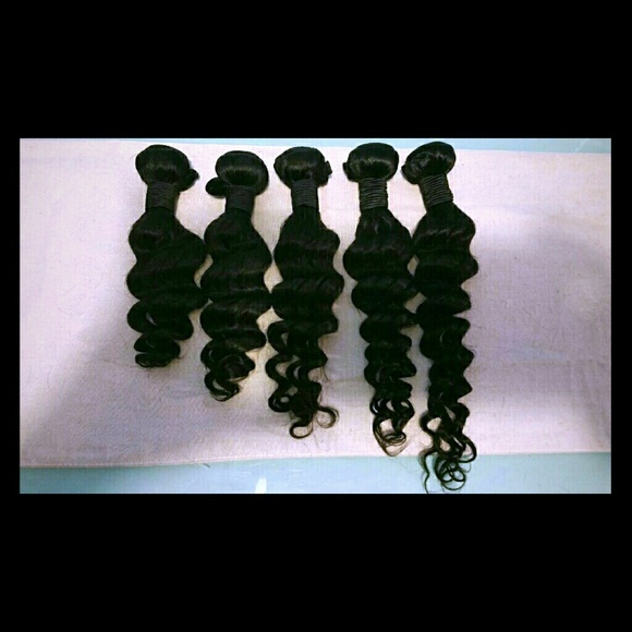 100% PERCENT VIRGIN PERUVIAN  DEEP WAVE HAIR.