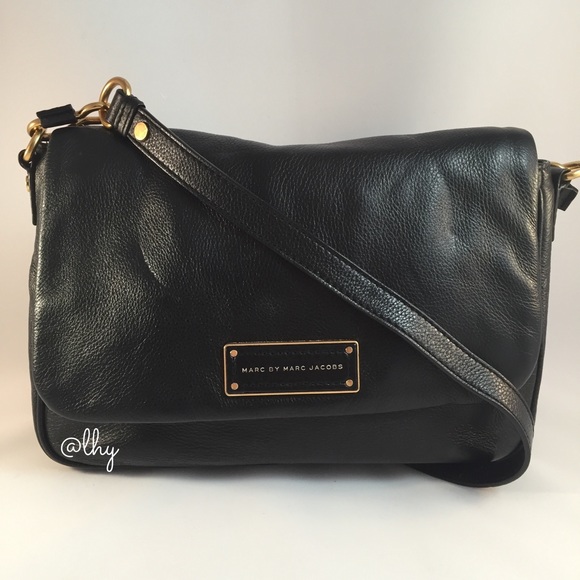 ❌SOLD❌ MARC BY MARC JACOBS TOO HOT TO HANDLE LEA - Picture 2 of 4