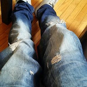 Mens 30x32 distressed Slim Jeans