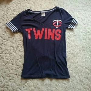 Love pink twins v neck